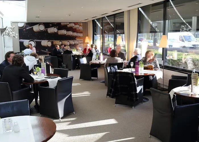 De Postelse Hoeve 4* Tilburg