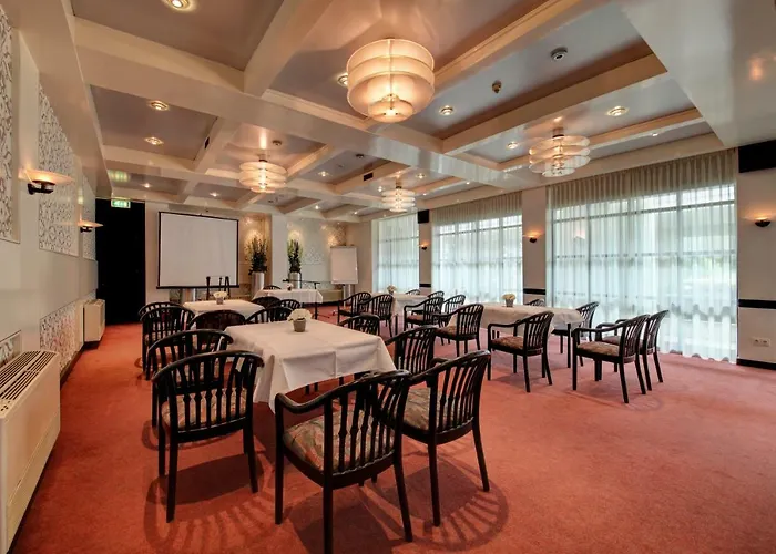 Szálloda De Postelse Hoeve