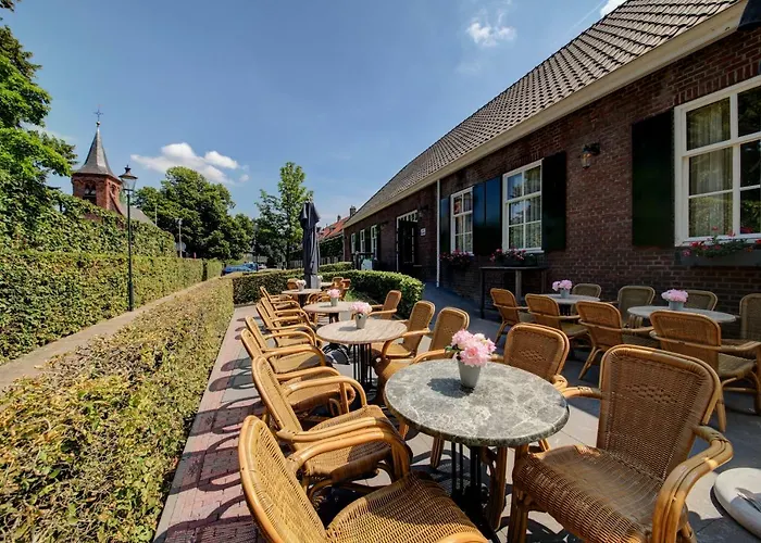 فندق De Postelse Hoeve 4*