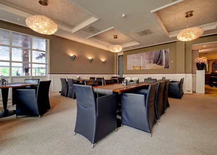 فندق De Postelse Hoeve 4*